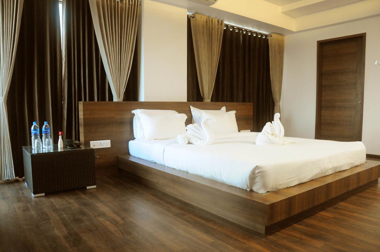 Hotel 3 Leaves Kolhapur Exterior foto